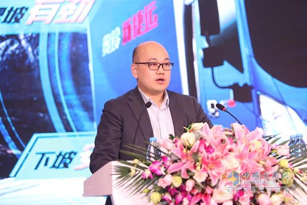 福田汽車集團(tuán)市場(chǎng)戰(zhàn)略總監(jiān)奧鈴事業(yè)部常務(wù)副總裁李杰致開場(chǎng)辭