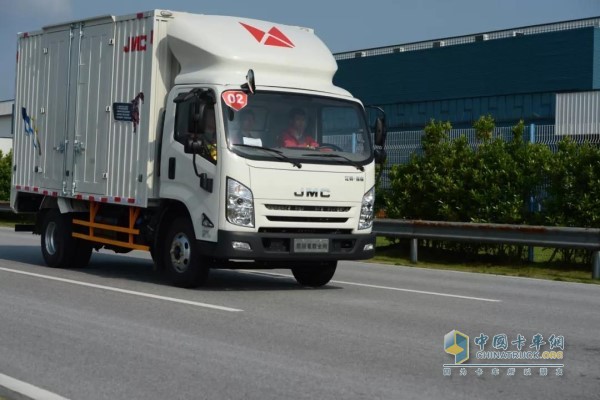 卡車維護(hù)保養(yǎng)