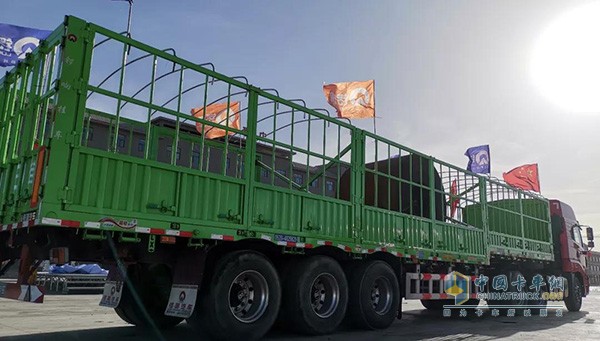 穿越青藏線凱旋歸來(lái)的鑼響掛車