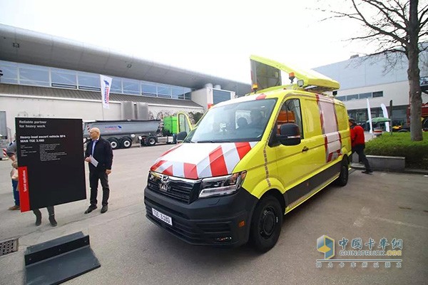 TGM 18.320 4x4道路養(yǎng)護(hù)車(chē)