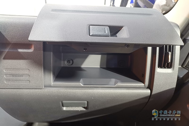 上汽躍進 超越C500i 5.2米貨箱 純電動 智能城市物流車