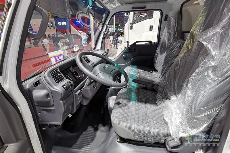 慶鈴汽車(chē) EV100 純電動(dòng)廂式運(yùn)輸車(chē)