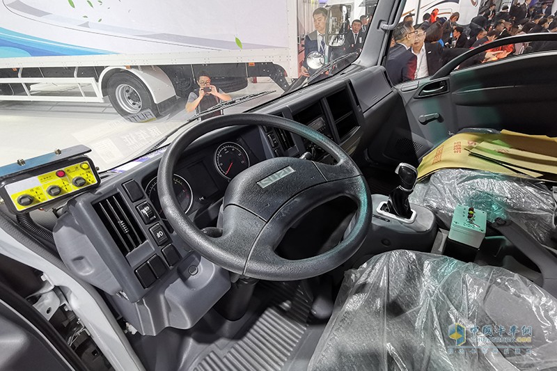 慶鈴汽車 EVK100 純電動(dòng) 壓縮式垃圾車