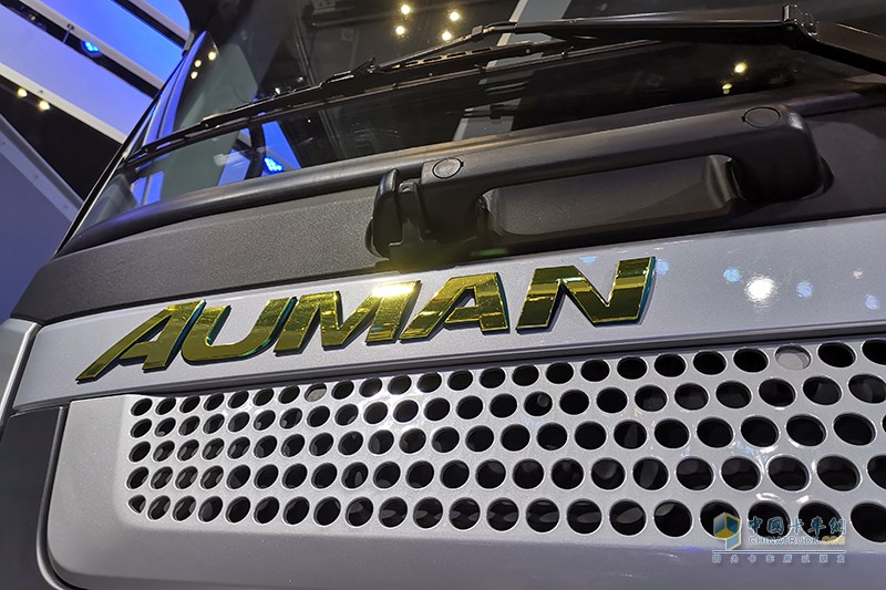 福田戴姆勒 歐曼EST-A 2019款 國(guó)六暢行版 560馬力 6×4 牽引車
