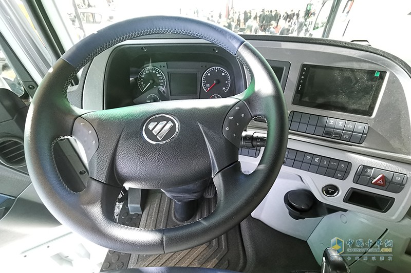 福田戴姆勒 歐曼EST-A 2019款 國(guó)六暢行版 560馬力 6×4 牽引車
