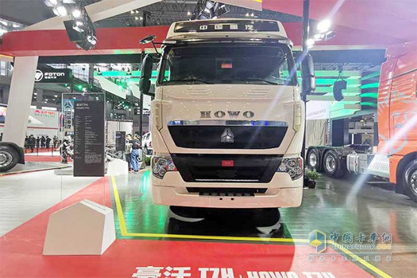 豪沃T7H 6×4國(guó)六智能卡車