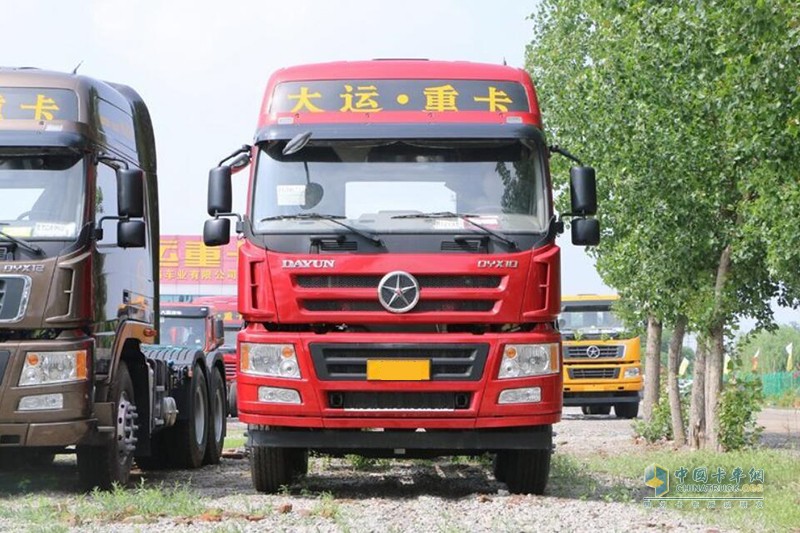 大運(yùn) 新N8E重卡 350馬力 8X4 9.6米欄板載貨車(CGC1310D5DDHD)