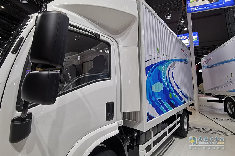 慶鈴汽車(chē) ELF 120馬力 4×2 廂式載貨車(chē)