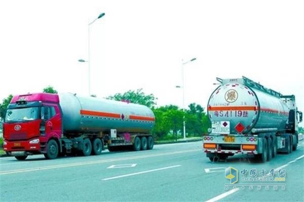 ?；愤\輸車