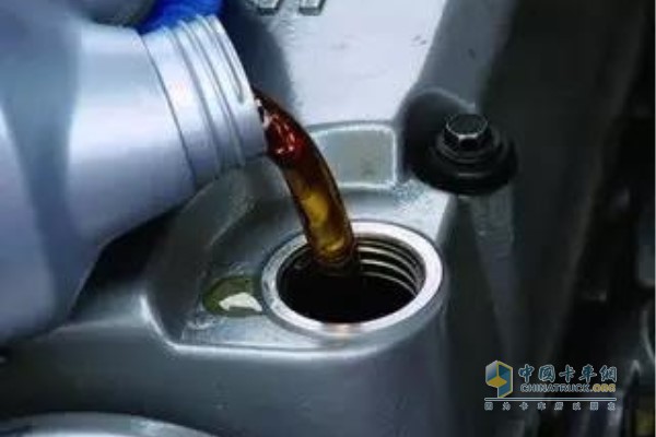 機油只加不換