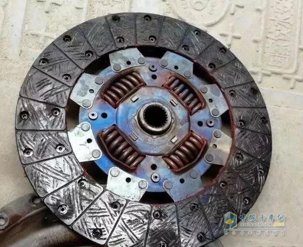 剎車后車速放緩踩離合