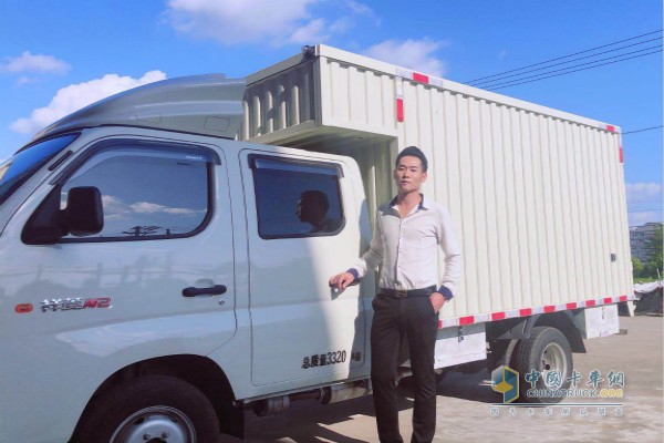 福田祥菱M2廂式貨車(chē)用戶李濤