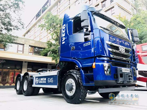 上汽紅巖智能網(wǎng)聯(lián)6×6全驅(qū)大件運輸車