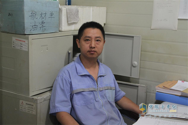川航運(yùn)輸車隊(duì)副隊(duì)長吳忠華
