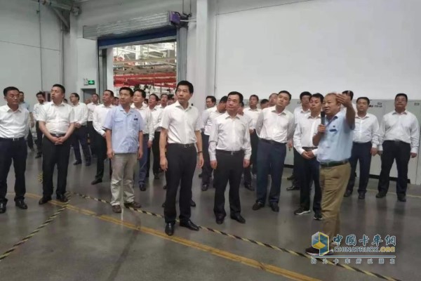 漢德車橋?qū)氹u新能源及中輕卡車橋基地進行考察調(diào)研