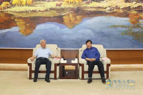 譚旭光會見內(nèi)燃機可靠性國家重點實驗室學(xué)術(shù)委員會專家