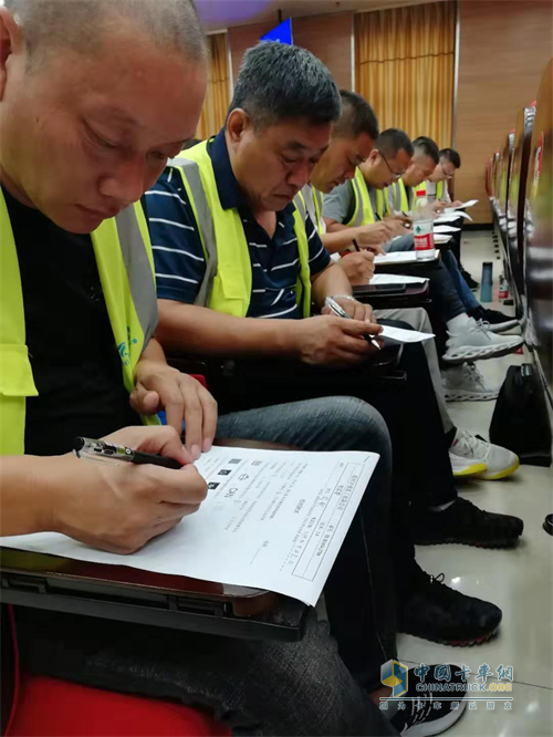現(xiàn)場考試，強化培訓效果