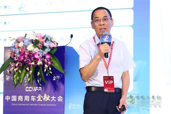中國(guó)商用車(chē)中國(guó)物流與采購(gòu)聯(lián)合會(huì)采購(gòu)與供應(yīng)鏈管理專(zhuān)業(yè)委員會(huì)主任：胡大劍