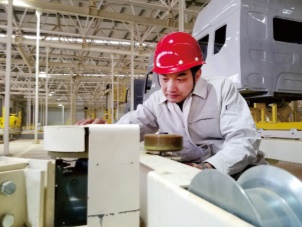 “最美東風人”柳汽技術(shù)類首席師黃佳華
