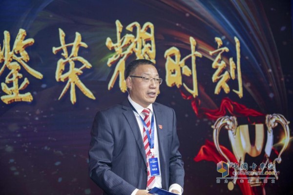 一汽解放公司總經理助理，發(fā)動機事業(yè)部黨委書記、總經理錢恒榮
