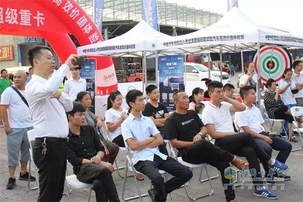 中國卡車司機(jī)達(dá)人秀巡演暨福田戴姆勒汽車高效價(jià)值體驗(yàn)營深圳站