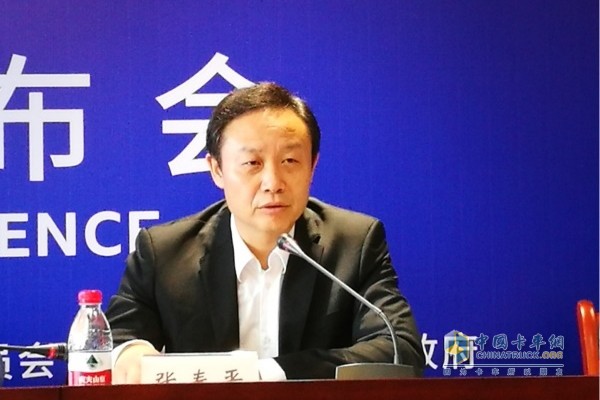 重慶市巴南區(qū)政府副區(qū)長張春平