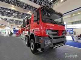 奔馳卡車：不負開采之托 國內首款五軸壓裂車交付克拉瑪依油田