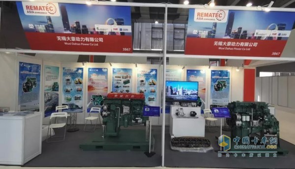 解放動力現(xiàn)場展示了6DM2、6DL2系列再制造柴油機(jī)
