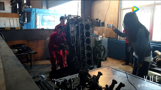 就是一瞬間！直擊東風(fēng)康明斯ISZ百萬公里無大修拆機(jī)現(xiàn)場(chǎng)