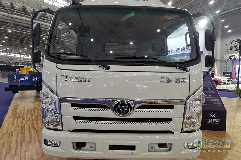 [武漢車展]新氫卡＋集裝箱無人轉(zhuǎn)運車 三環(huán)展行業(yè)領先技術