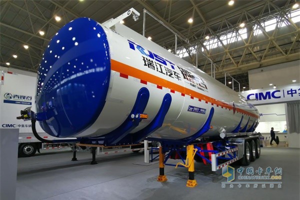 中集瑞江帶來“鋁神1號”智能?；蜂X合金液罐車