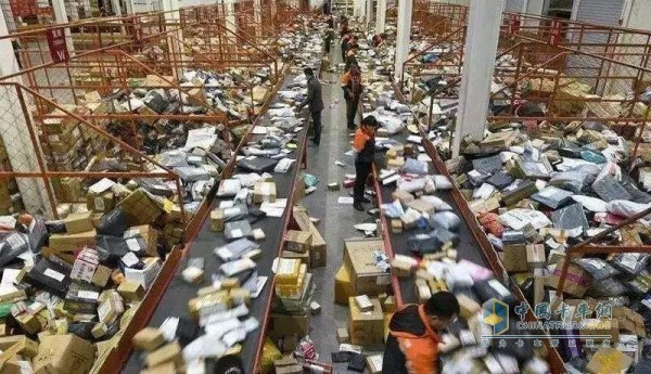 今年“雙十一”全行業(yè)處理的郵快件業(yè)務(wù)量預(yù)計將高達28億件