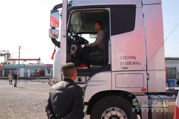 福田戴姆勒卡友看車(chē)、試車(chē)
