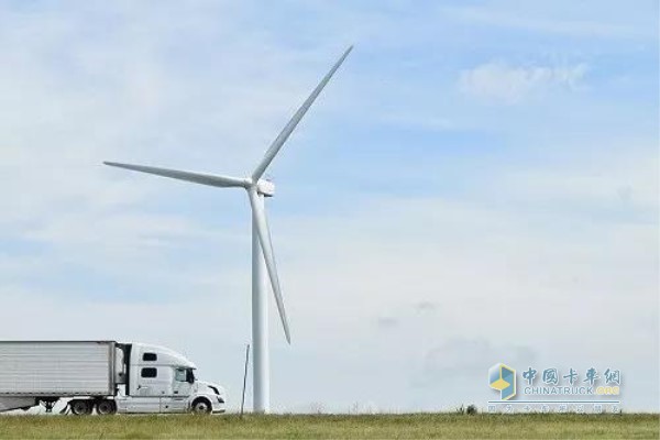 康明斯支持位于美國(guó)印第安納州的梅羅湖風(fēng)力發(fā)電廠擴(kuò)建，通過(guò)這一方式增加可再生能源的使用和推廣