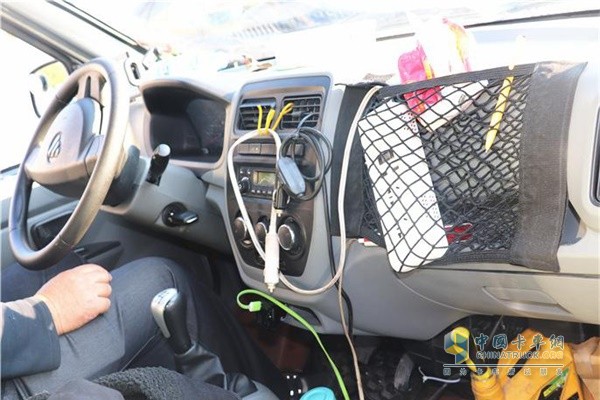 祥菱中控臺(tái)與轎車(chē)內(nèi)飾頗為相似