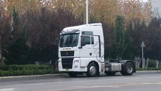 L2+級(jí)自動(dòng)駕駛啥表現(xiàn)？速速圍觀重汽II代智能卡車！