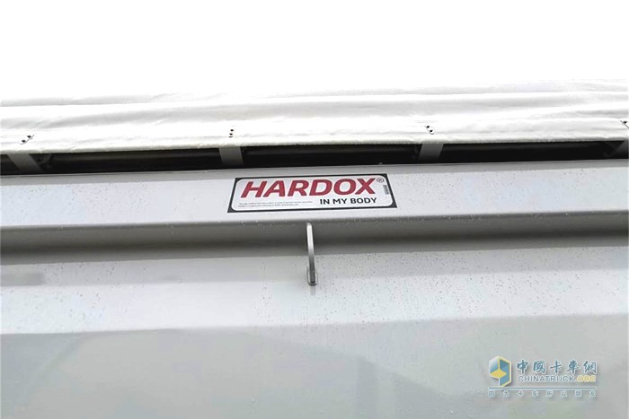 汕德卡上裝用料上乘，嚴(yán)把品質(zhì)關(guān)(進(jìn)口瑞典HARDOX高耐磨鋼板材料)