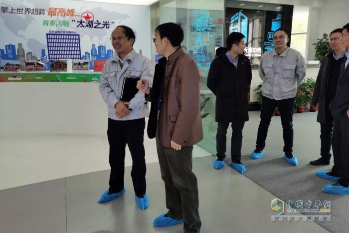 清華大學(xué)計(jì)算機(jī)系高性能技術(shù)研究所所長(zhǎng)、國(guó)家超級(jí)計(jì)算無錫中心主任楊廣文等來一汽解放發(fā)動(dòng)機(jī)事業(yè)部前瞻院訪問
