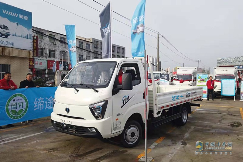 飛碟汽車(chē)“我是卡車(chē)人國(guó)六精英賽”襄陽(yáng)火力開(kāi)賽！