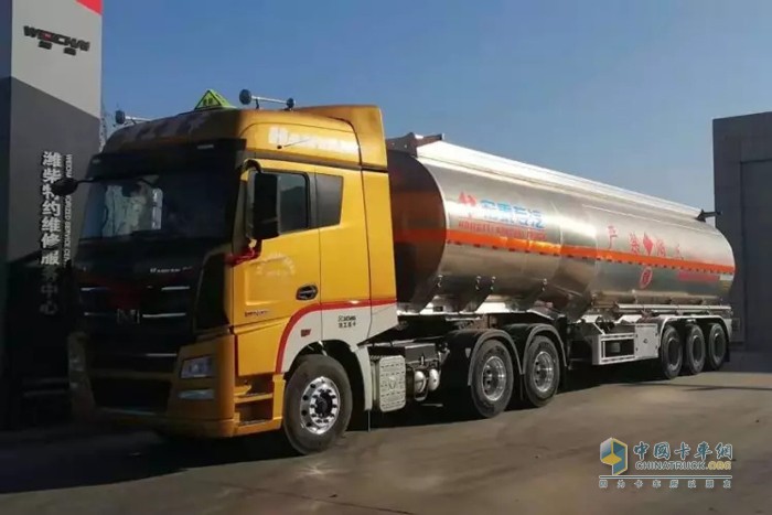 徐工重卡 漢風G9 ?；愤\輸車
