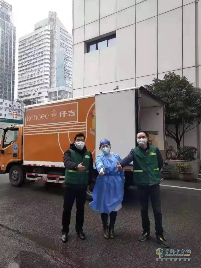 配裝福康動力的奧鈴輕卡保證武漢市內(nèi)醫(yī)用物資運輸