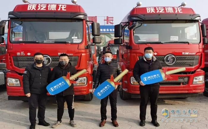 搭載濰柴WP10.5H發(fā)動機(jī)的重卡交付全國各地客戶