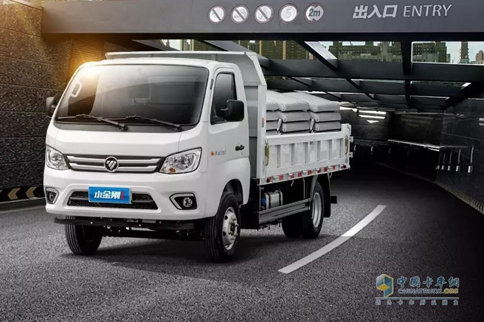 福田小金剛車高1.99米，地下車庫任意可任意穿梭