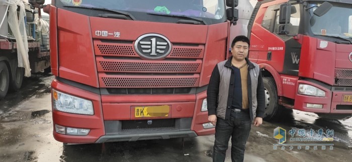 用戶(hù)牛福明和愛(ài)車(chē)合影