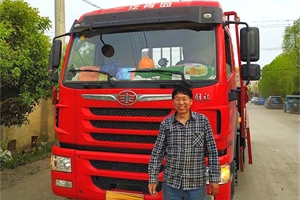 寶刀配英雄，對于周冠軍朱建波來說解放龍V定義車就是 “寶刀”