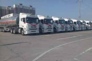 ?；愤\(yùn)輸一路順風(fēng) 吳總為聯(lián)合卡車打CALL