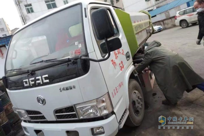 推出保修保養(yǎng)到期順延、不分期限免費(fèi)救援、全車巡檢上門服務(wù)及惠享預(yù)約折扣消費(fèi)等在內(nèi)的東風(fēng)輕型車四重“服務(wù)禮”