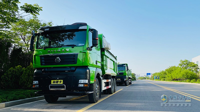 “全勤汕德卡，高效王中王”,中國重汽汕德卡6×4智能渣土車線上搶購會