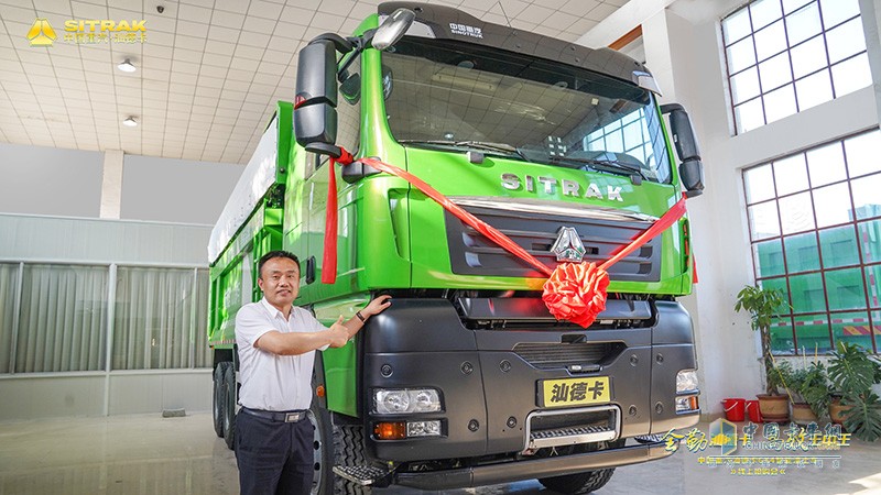 “全勤汕德卡，高效王中王”,中國重汽汕德卡6×4智能渣土車線上搶購會