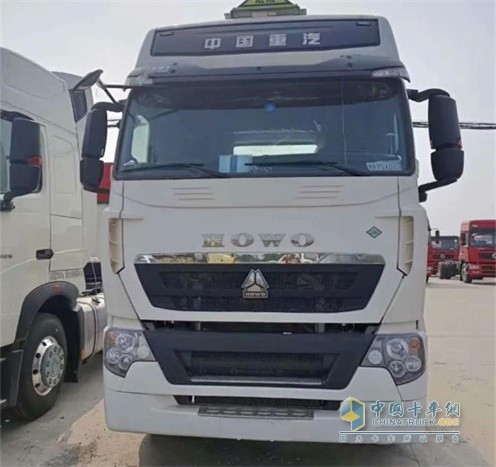 中國重汽危化品運輸車輛